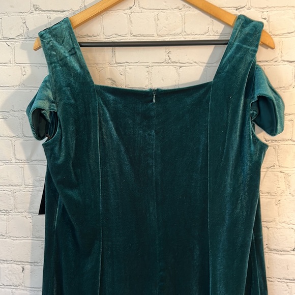 Nwt Alexa B Nites green velvet dress - Picture 6 of 11